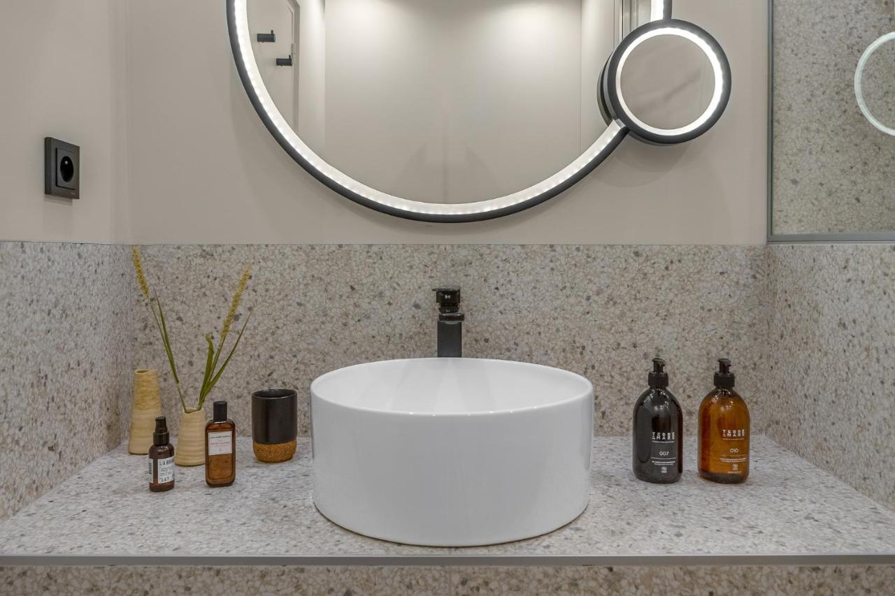 One-Bedroom Apartment,1273872664:JPEG